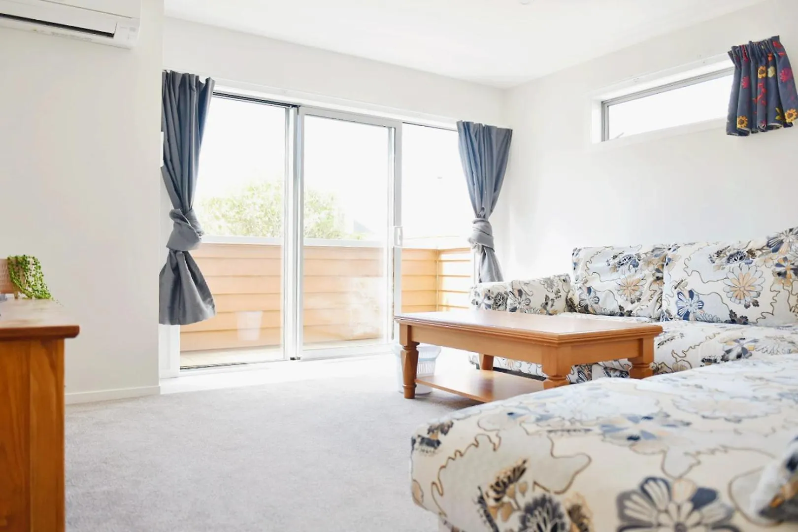 Johnsonville Brand New Lovely Townhouse Wellington